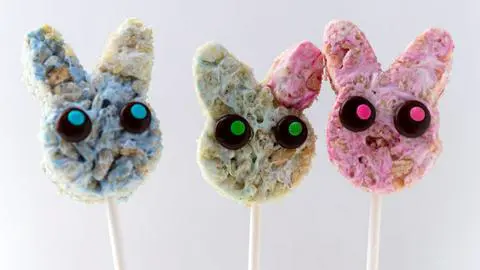 vegan easter lollipops.