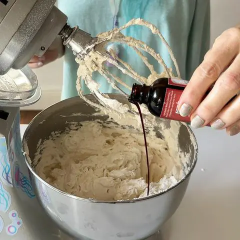 adding all natural food coloring to vegan frosting.