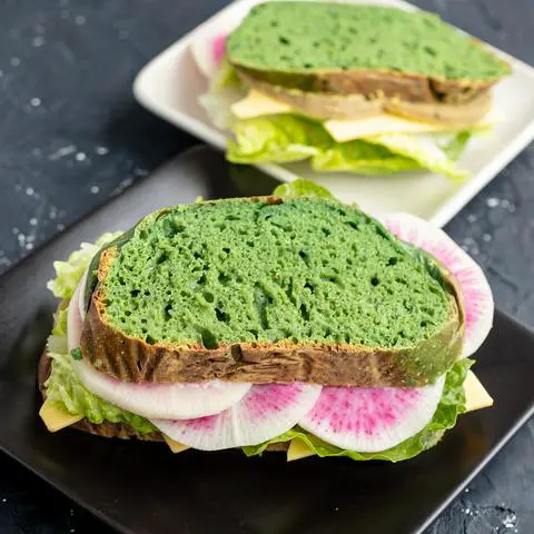 vegan sandwich made with naturally colored green bread