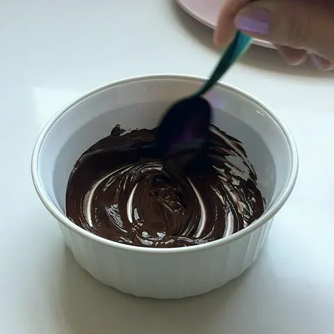 stirring the chocolate after a second 30 seconds in the microwave.