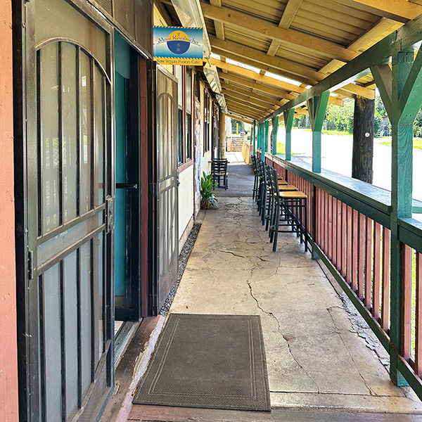 the outside seating of the Maui Kombucha bar in Maui.
