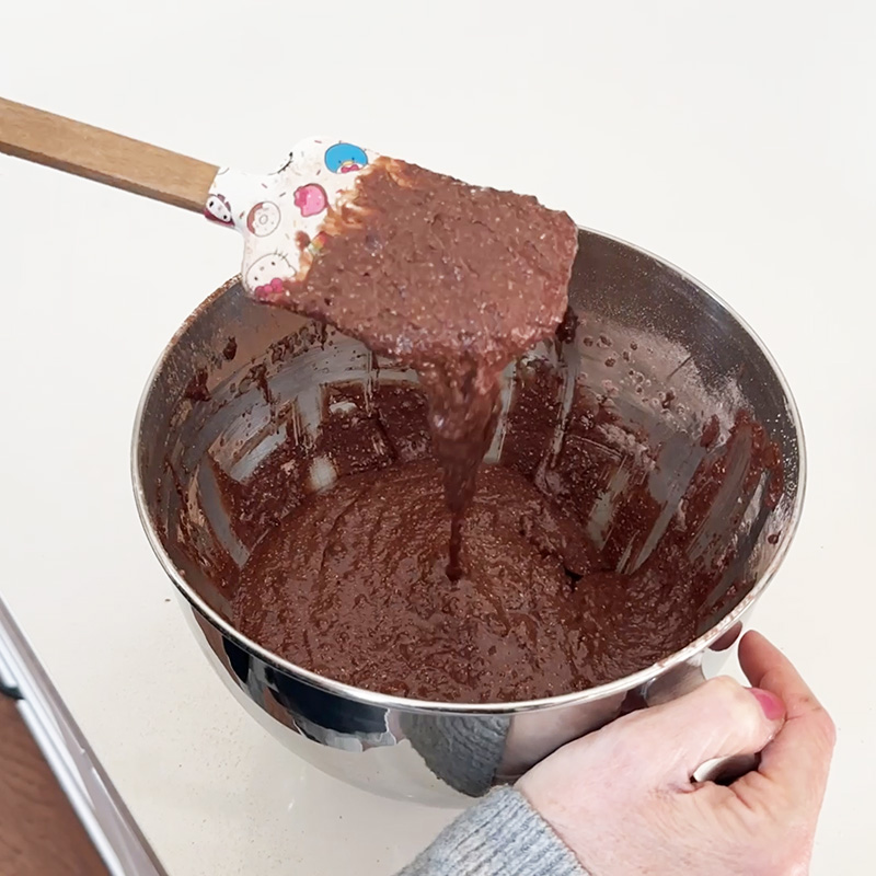 The consistency of what the cake batter should look like.