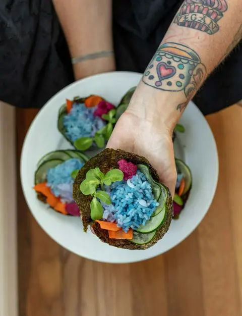 no-bake sushi cups