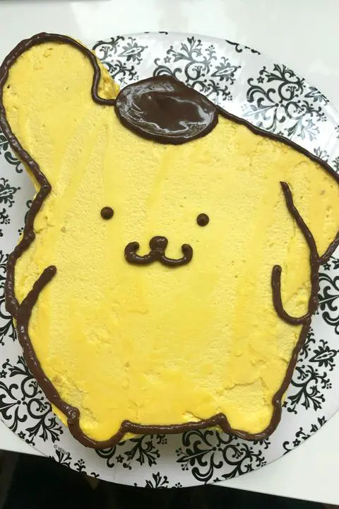 finished Pompompurin vegan cake